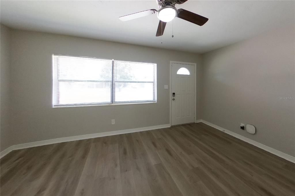 For Rent: $2,329 (3 beds, 2 baths, 1246 Square Feet)
