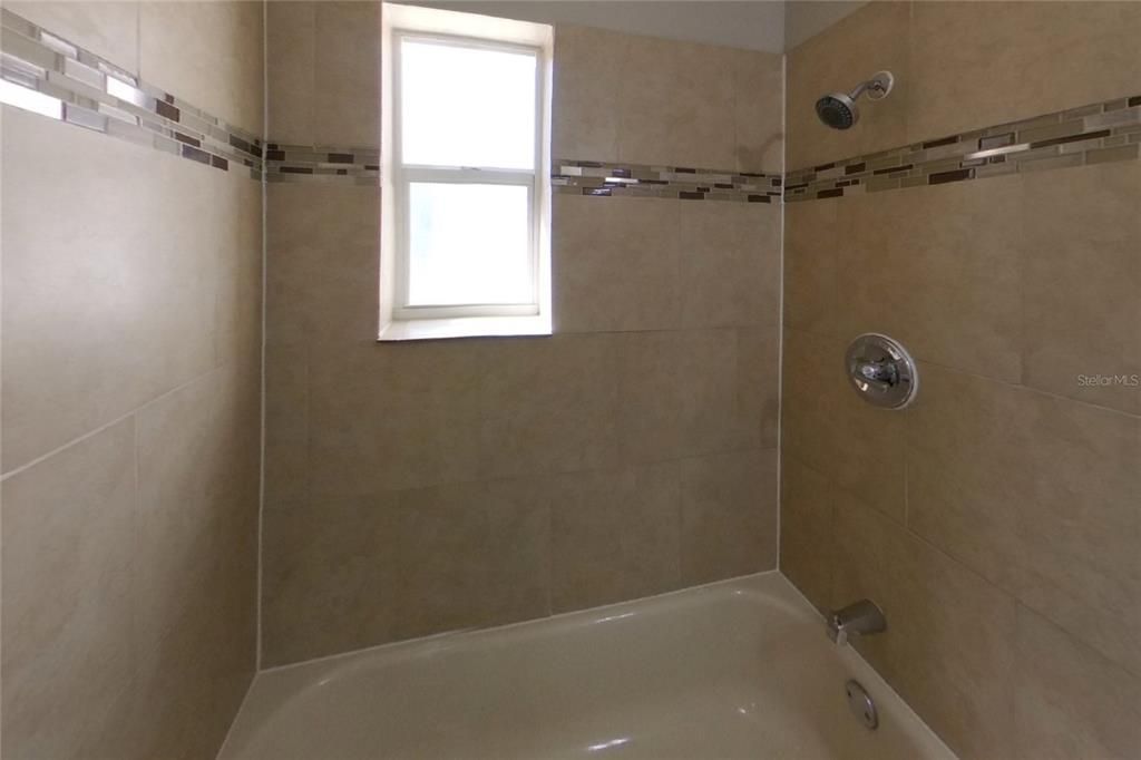For Rent: $2,329 (3 beds, 2 baths, 1246 Square Feet)