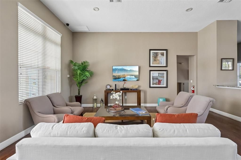 For Sale: $314,999 (3 beds, 2 baths, 1300 Square Feet)