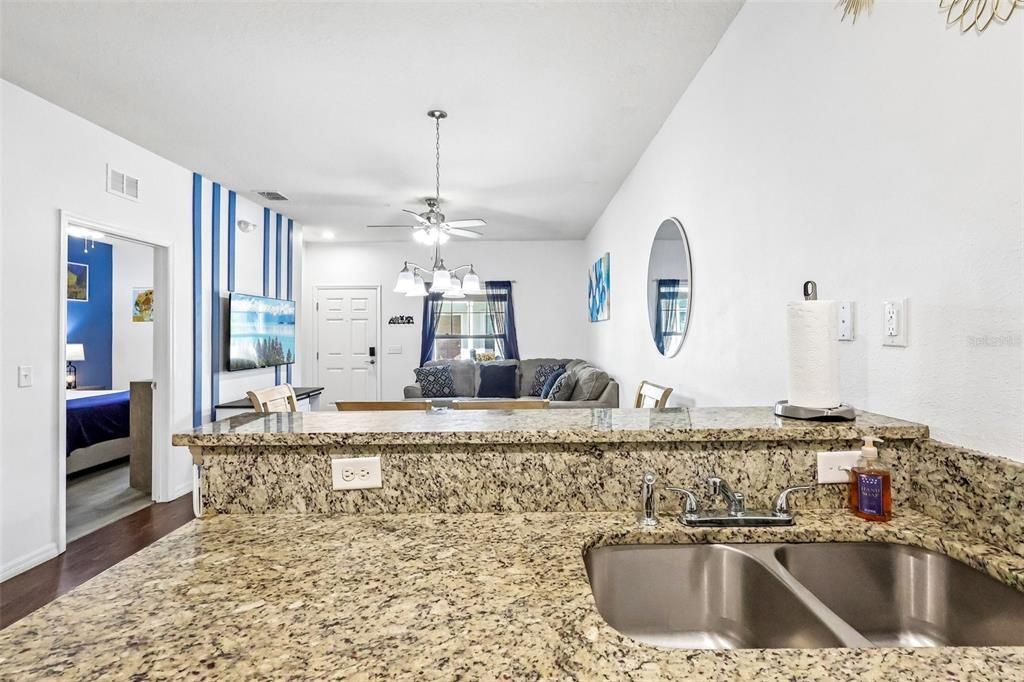 For Sale: $314,999 (3 beds, 2 baths, 1300 Square Feet)
