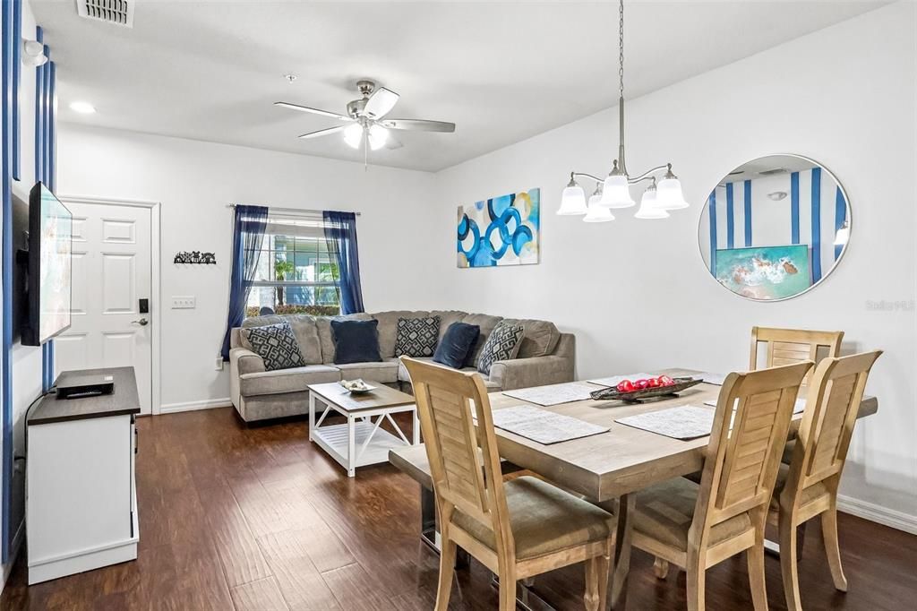 For Sale: $314,999 (3 beds, 2 baths, 1300 Square Feet)