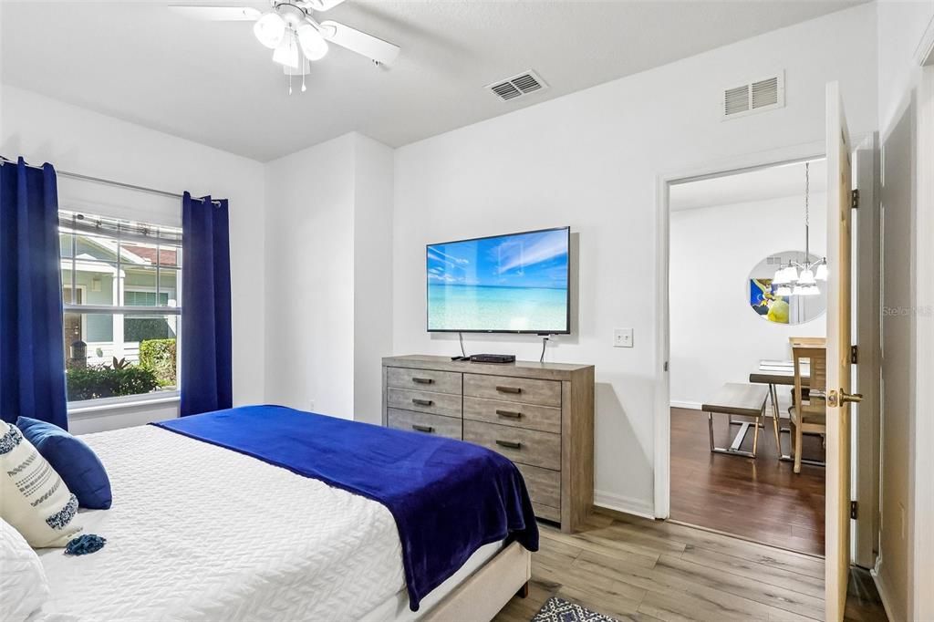 For Sale: $314,999 (3 beds, 2 baths, 1300 Square Feet)
