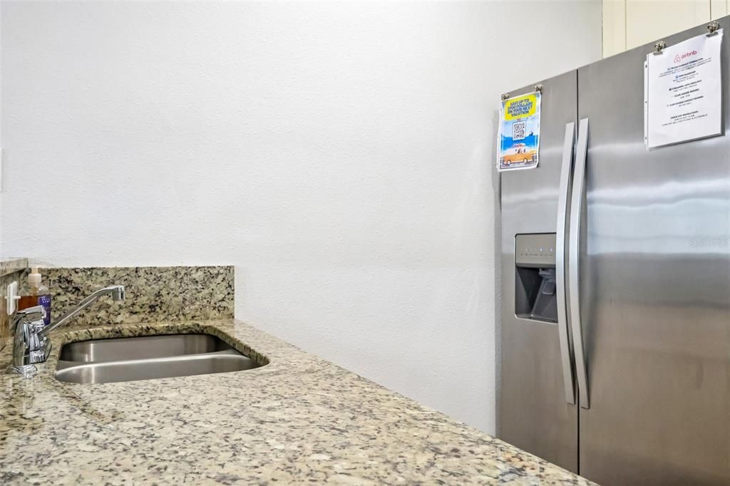 For Sale: $314,999 (3 beds, 2 baths, 1300 Square Feet)