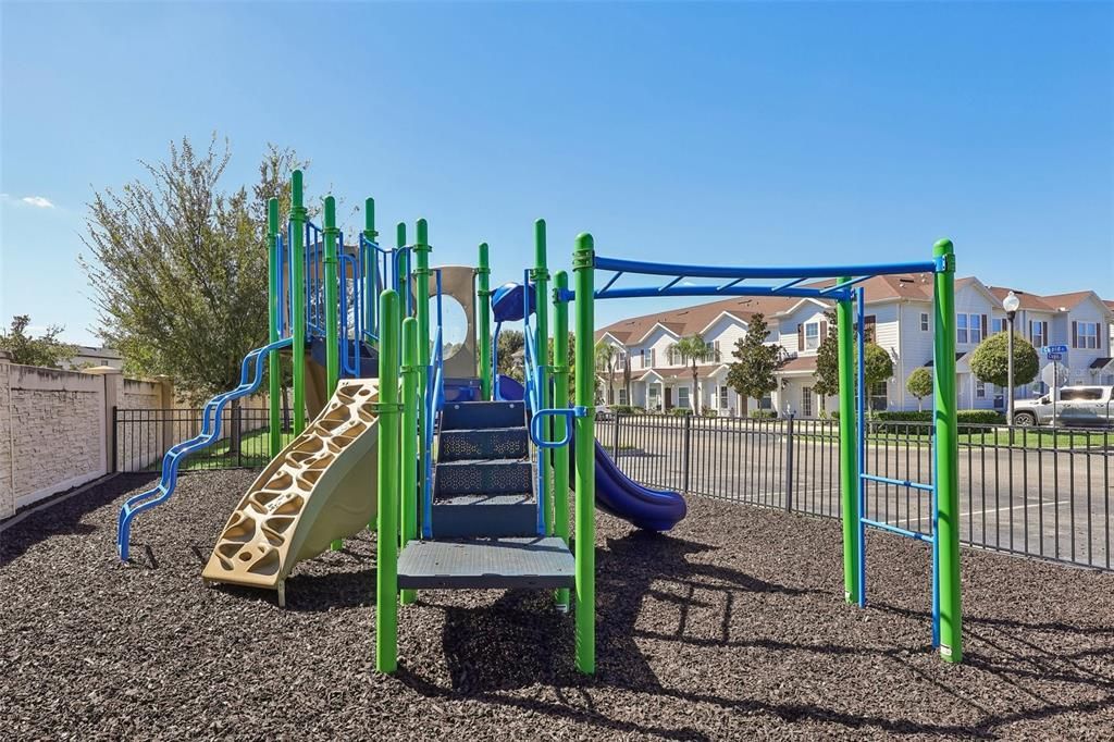 For Sale: $314,999 (3 beds, 2 baths, 1300 Square Feet)