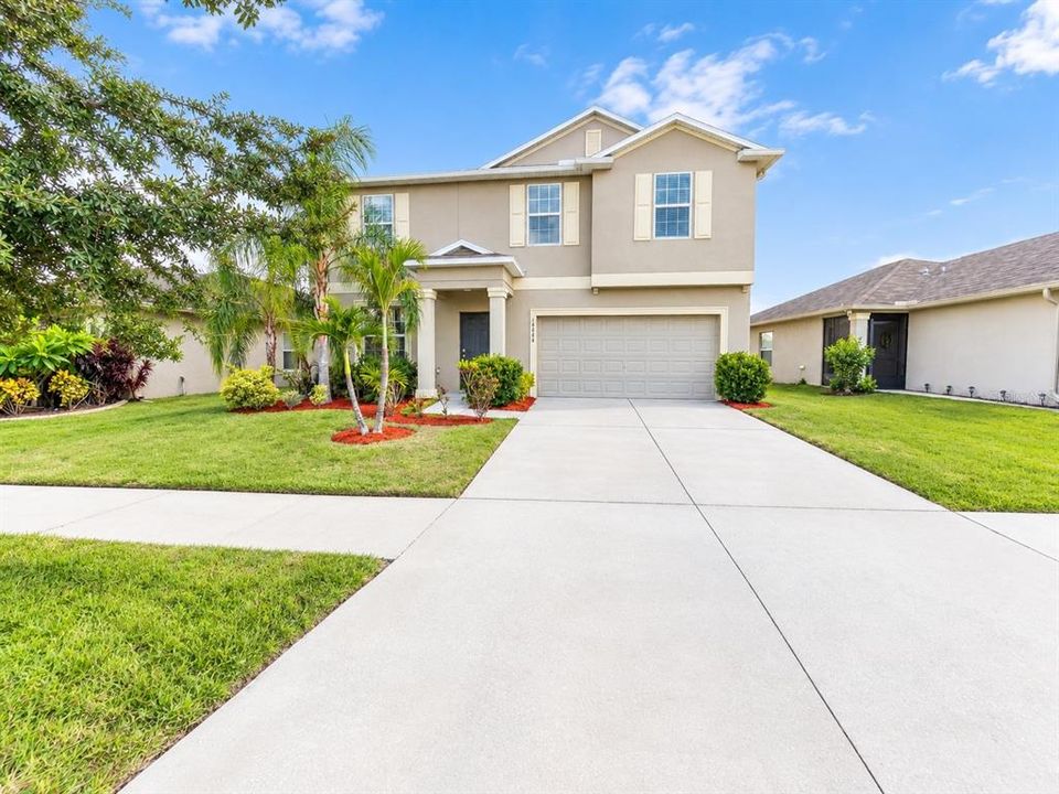 For Sale: $375,000 (4 beds, 2 baths, 2633 Square Feet)