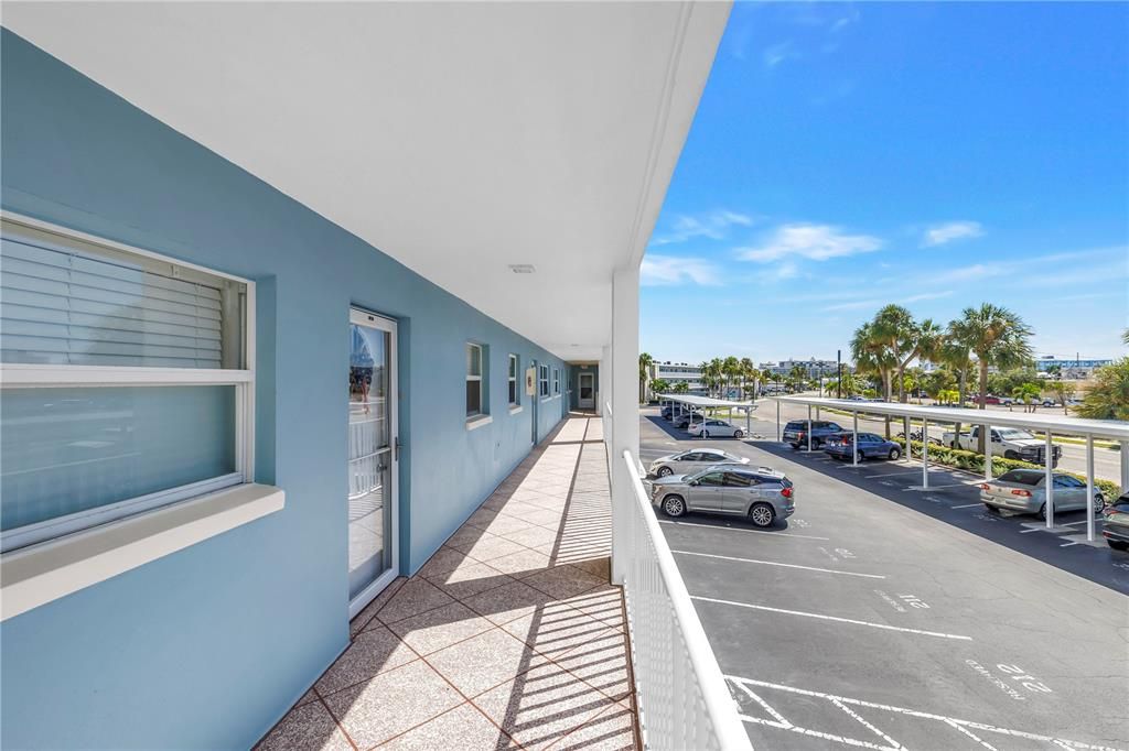 For Sale: $324,900 (2 beds, 2 baths, 1335 Square Feet)