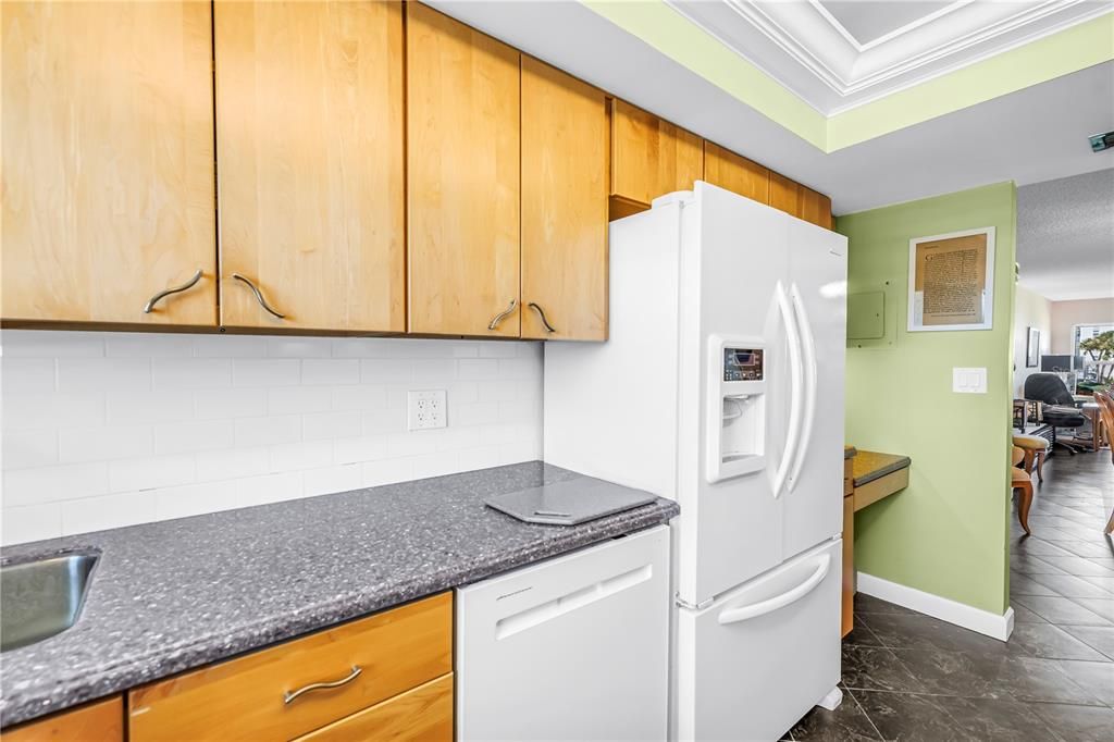For Sale: $324,900 (2 beds, 2 baths, 1335 Square Feet)