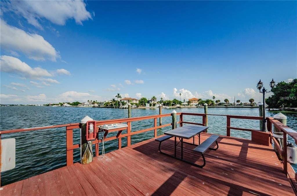 For Sale: $324,900 (2 beds, 2 baths, 1335 Square Feet)