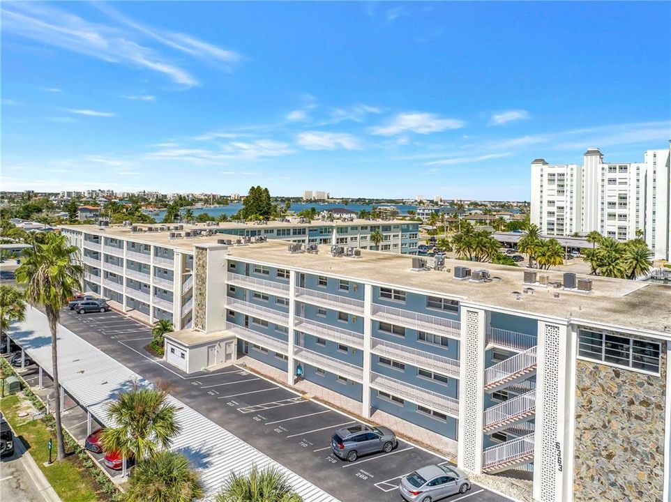 For Sale: $324,900 (2 beds, 2 baths, 1335 Square Feet)
