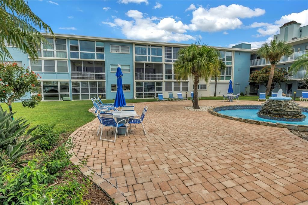For Sale: $324,900 (2 beds, 2 baths, 1335 Square Feet)