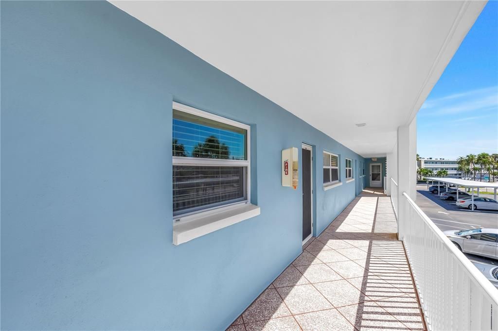 For Sale: $324,900 (2 beds, 2 baths, 1335 Square Feet)