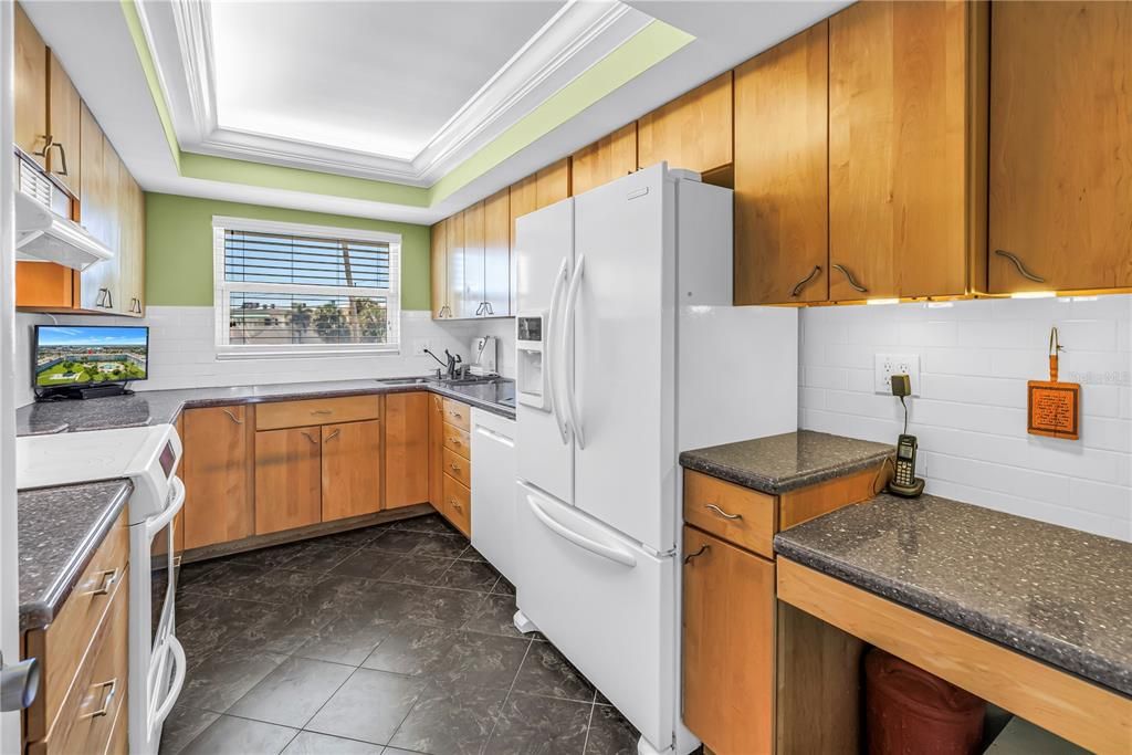 For Sale: $324,900 (2 beds, 2 baths, 1335 Square Feet)