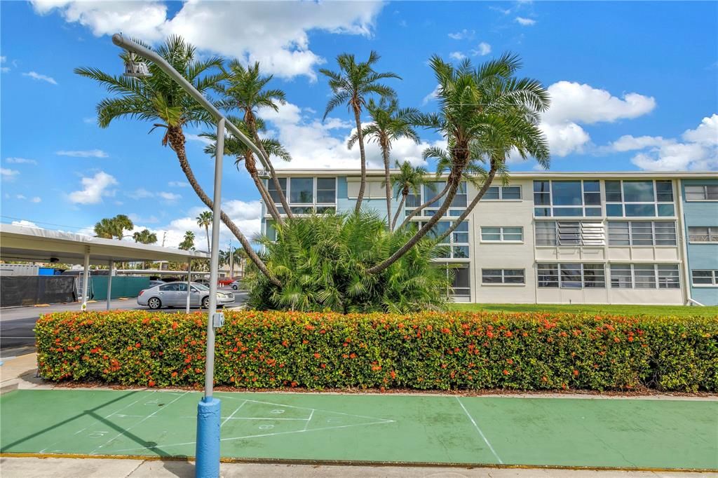 For Sale: $324,900 (2 beds, 2 baths, 1335 Square Feet)