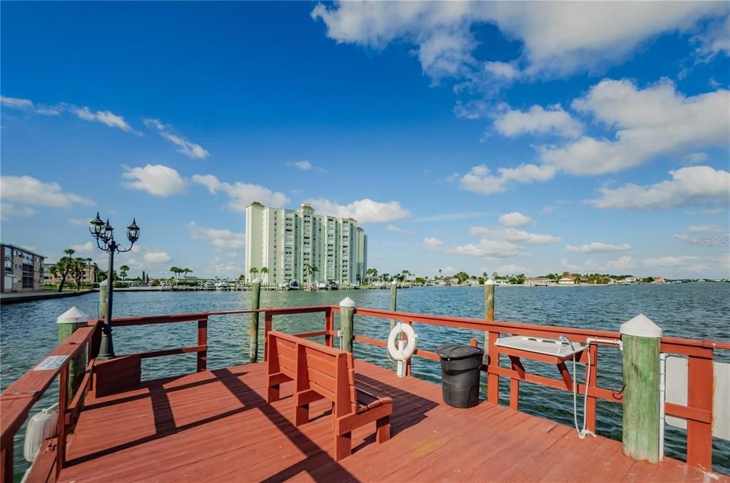 For Sale: $324,900 (2 beds, 2 baths, 1335 Square Feet)