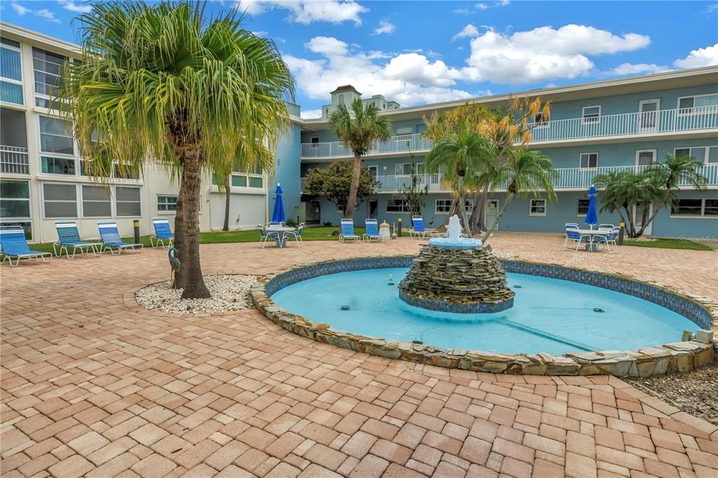 For Sale: $324,900 (2 beds, 2 baths, 1335 Square Feet)