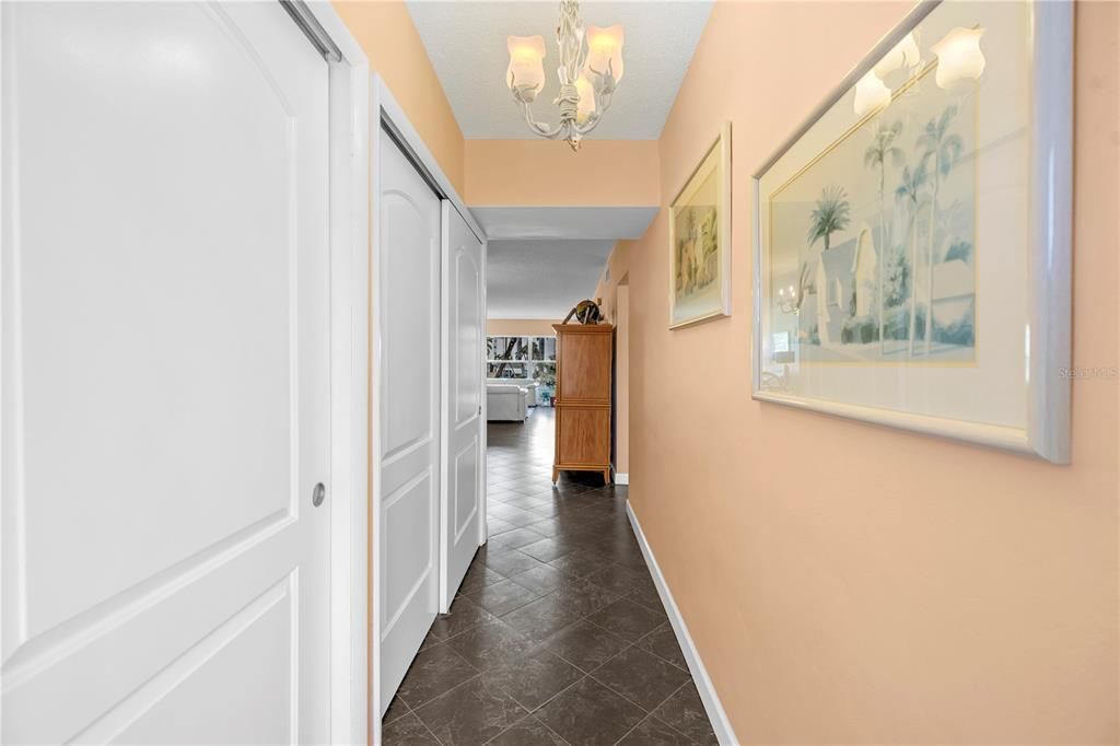 For Sale: $324,900 (2 beds, 2 baths, 1335 Square Feet)