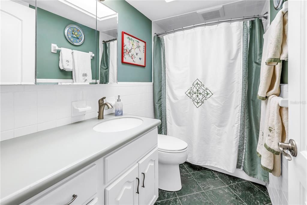 For Sale: $324,900 (2 beds, 2 baths, 1335 Square Feet)