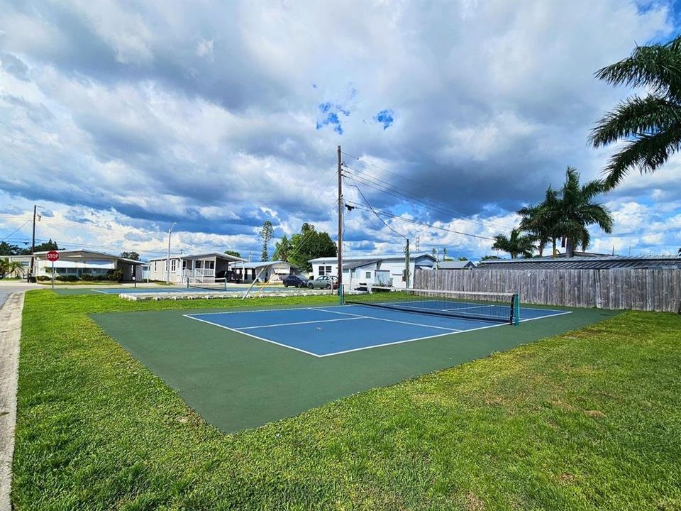For Sale: $45,000 (1 beds, 1 baths, 410 Square Feet)