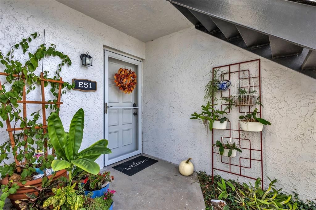 For Sale: $240,000 (2 beds, 2 baths, 904 Square Feet)