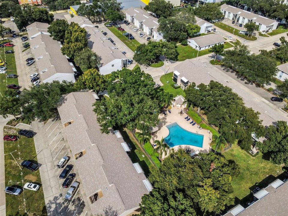 For Sale: $240,000 (2 beds, 2 baths, 904 Square Feet)