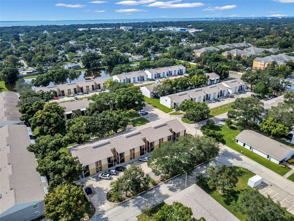 For Sale: $240,000 (2 beds, 2 baths, 904 Square Feet)