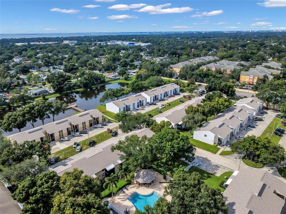 For Sale: $240,000 (2 beds, 2 baths, 904 Square Feet)