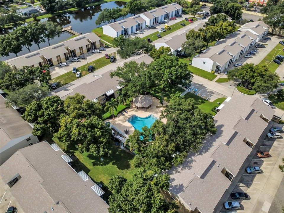 For Sale: $240,000 (2 beds, 2 baths, 904 Square Feet)