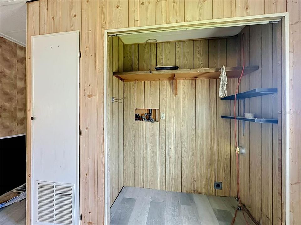На продажу: $99,900 (2 спален, 2 ванн, 1248 Квадратных фут)
