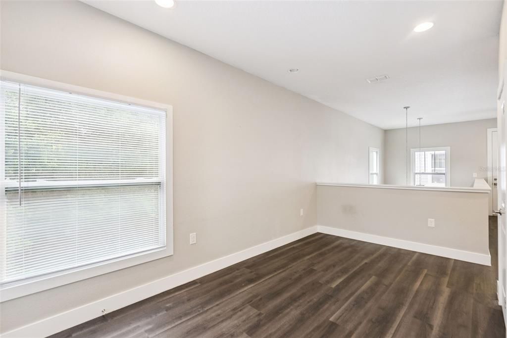 For Sale: $595,000 (3 beds, 3 baths, 1767 Square Feet)