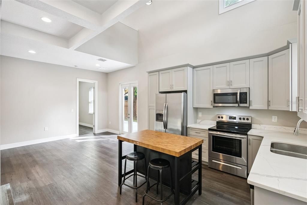For Sale: $595,000 (3 beds, 3 baths, 1767 Square Feet)