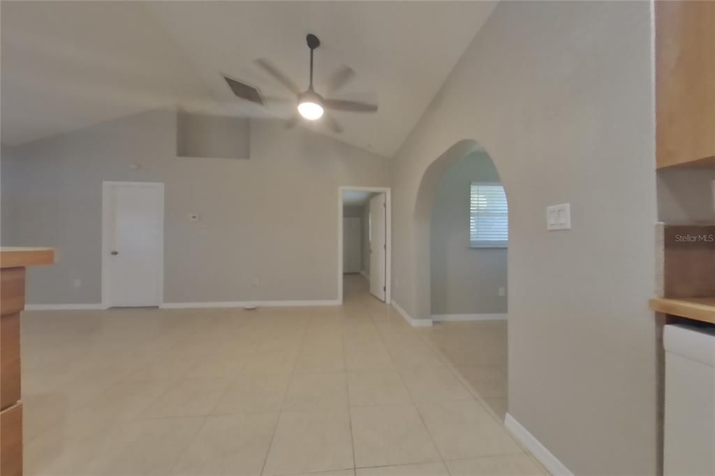 For Rent: $1,719 (3 beds, 2 baths, 1424 Square Feet)
