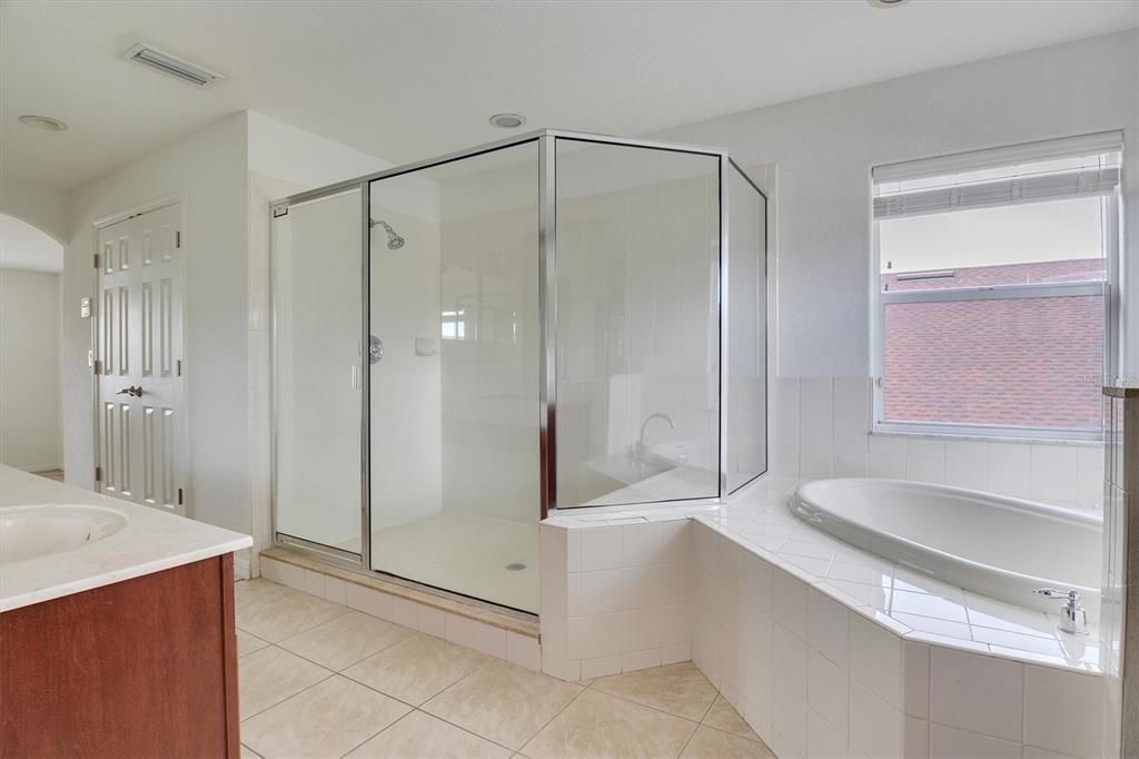 В аренду: $3,200 (5 спален, 3 ванн, 2858 Квадратных фут)