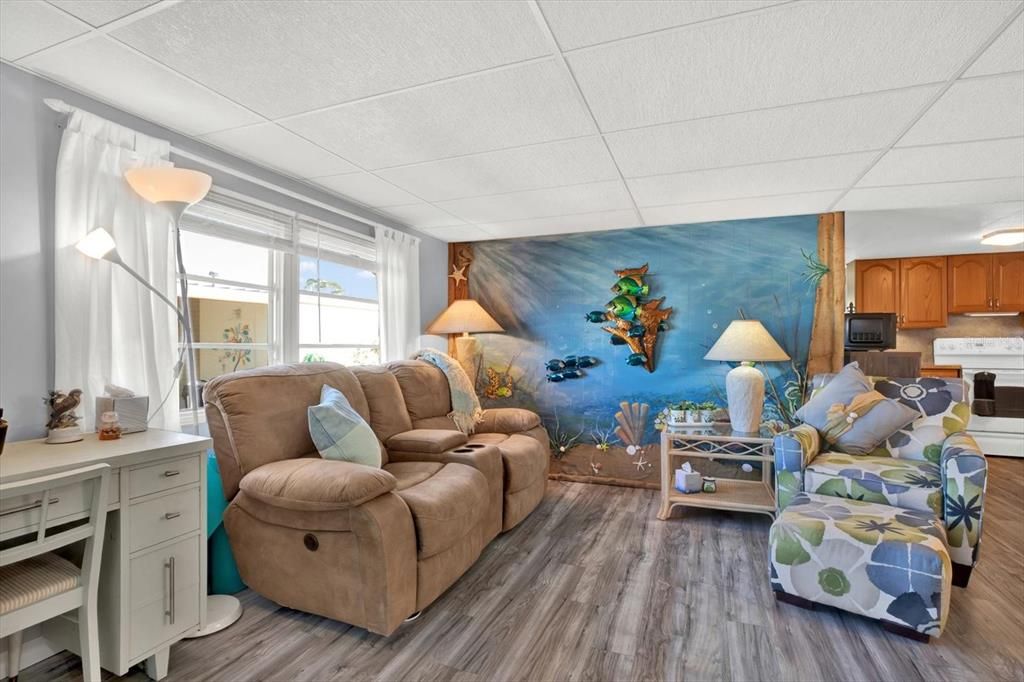 For Sale: $99,000 (1 beds, 1 baths, 560 Square Feet)