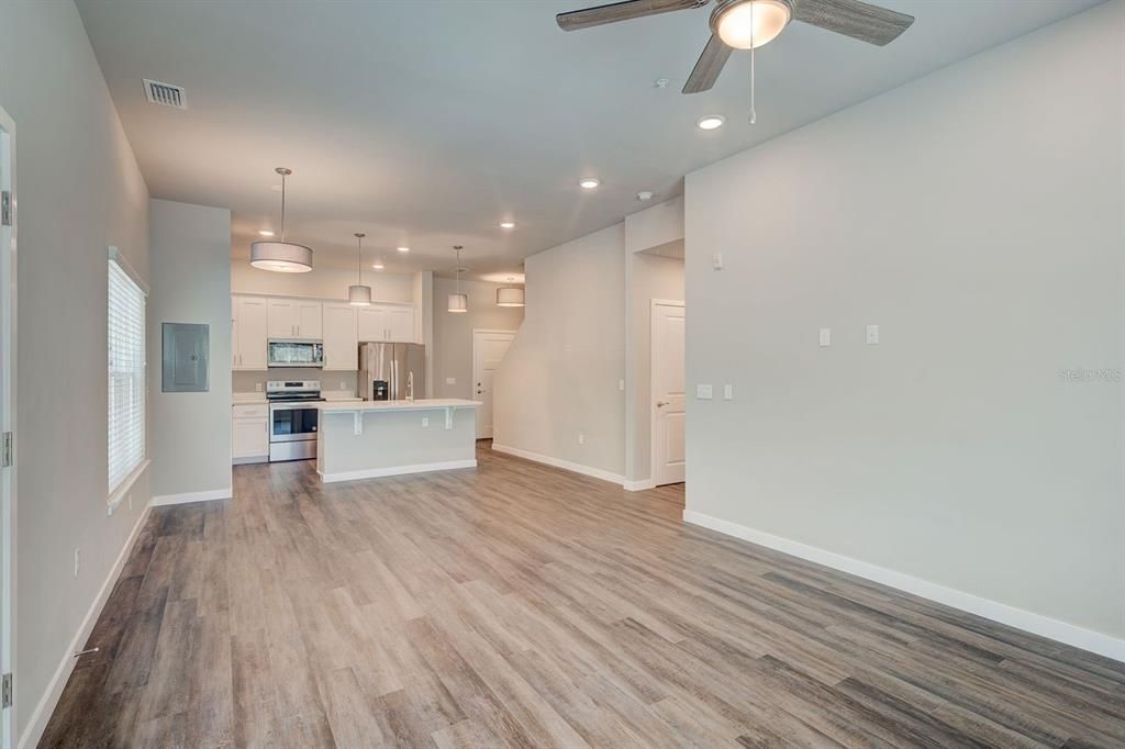 For Rent: $1,649 (2 beds, 2 baths, 1400 Square Feet)