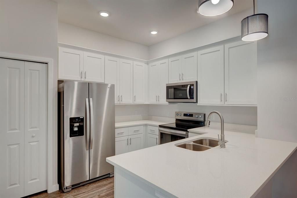 For Rent: $1,649 (2 beds, 2 baths, 1400 Square Feet)
