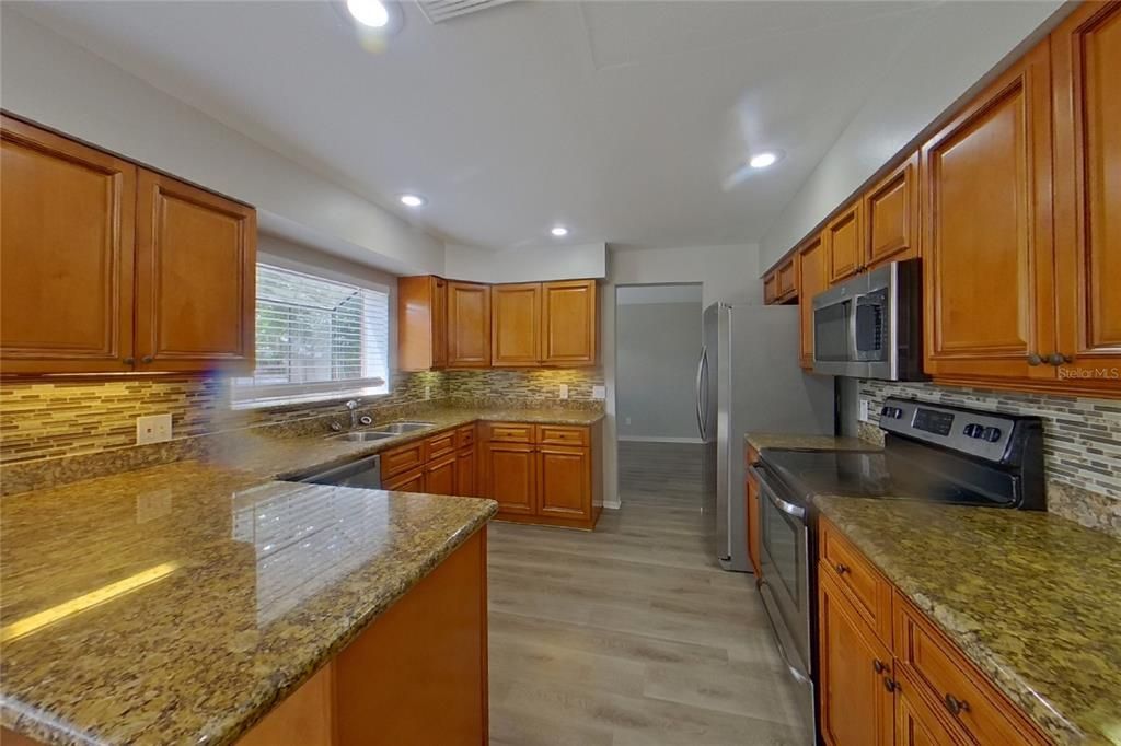 For Rent: $3,449 (3 beds, 3 baths, 2360 Square Feet)