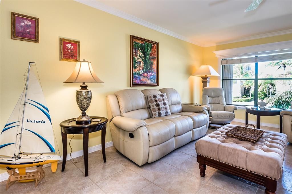 For Rent: $3,500 (2 beds, 2 baths, 1138 Square Feet)