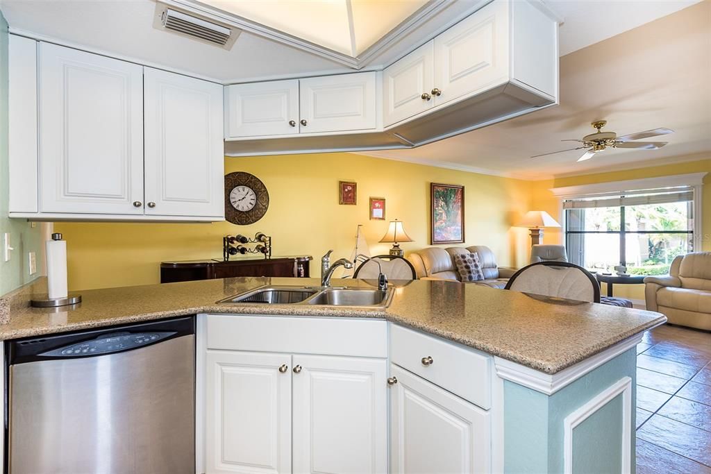 For Rent: $3,500 (2 beds, 2 baths, 1138 Square Feet)