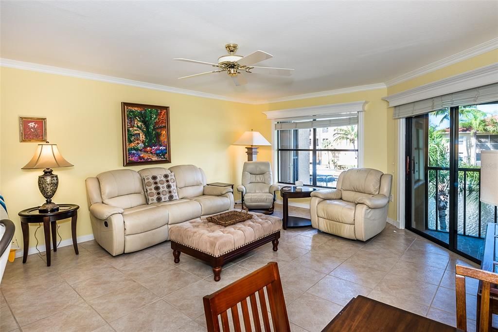 For Rent: $3,500 (2 beds, 2 baths, 1138 Square Feet)
