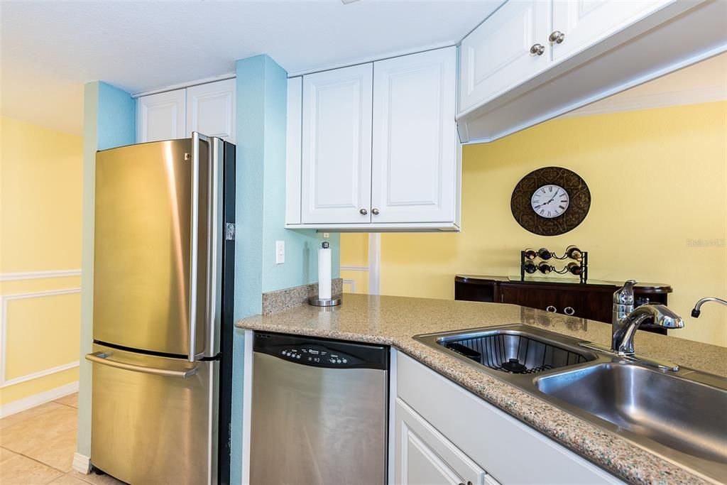 For Rent: $3,500 (2 beds, 2 baths, 1138 Square Feet)