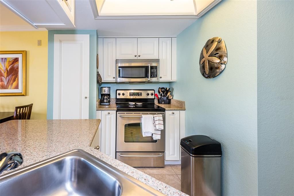 For Rent: $3,500 (2 beds, 2 baths, 1138 Square Feet)