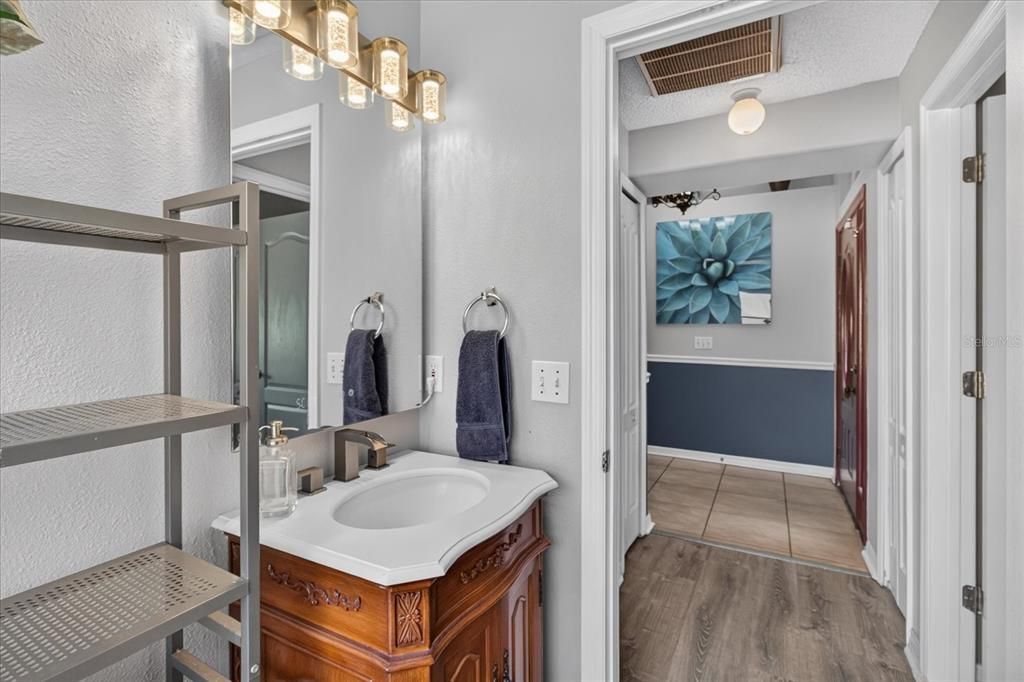 For Sale: $375,000 (3 beds, 2 baths, 1714 Square Feet)