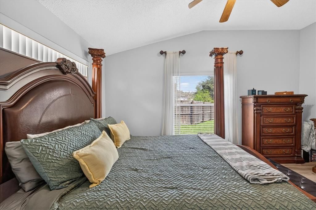 For Sale: $375,000 (3 beds, 2 baths, 1714 Square Feet)