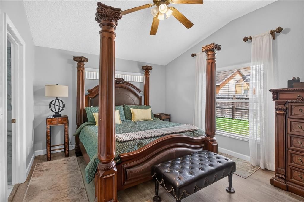 For Sale: $375,000 (3 beds, 2 baths, 1714 Square Feet)