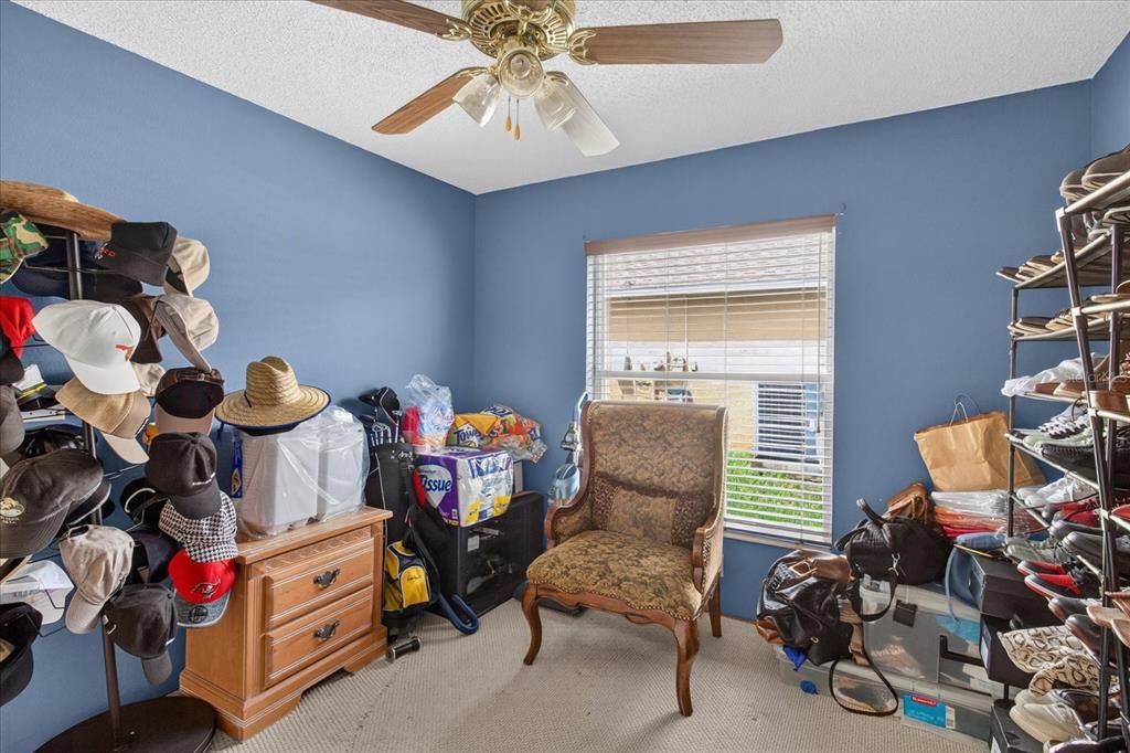 For Sale: $375,000 (3 beds, 2 baths, 1714 Square Feet)