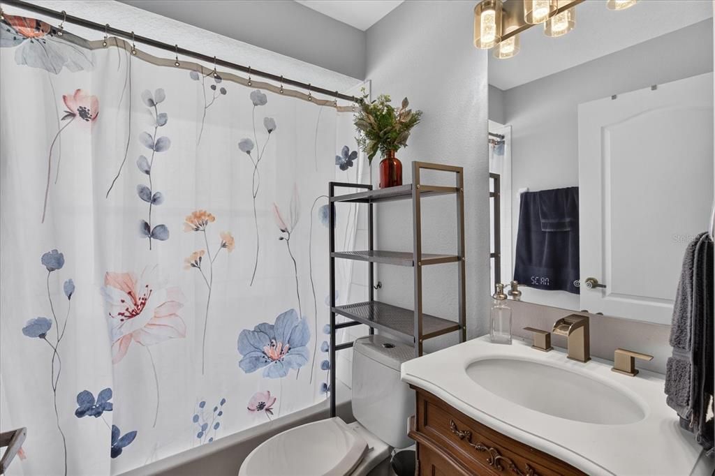 For Sale: $375,000 (3 beds, 2 baths, 1714 Square Feet)