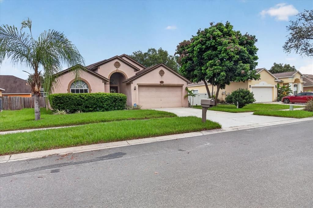 For Sale: $375,000 (3 beds, 2 baths, 1714 Square Feet)