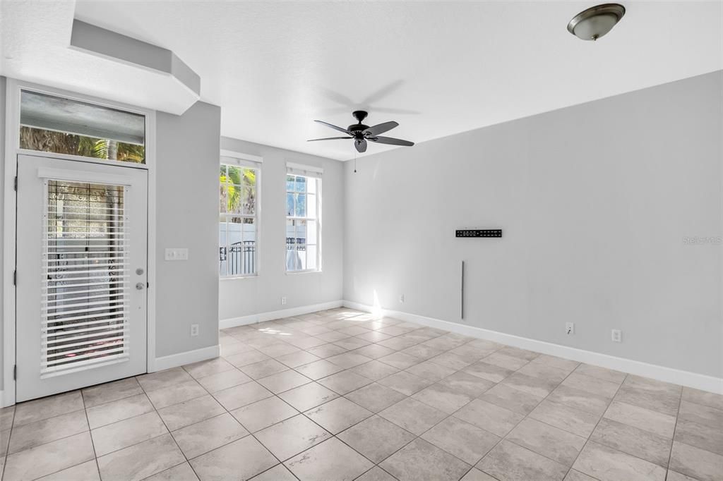 En Venta: $579,000 (3 camas, 2 baños, 1560 Pies cuadrados)