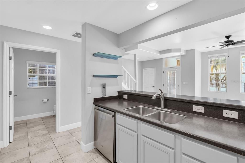 En Venta: $579,000 (3 camas, 2 baños, 1560 Pies cuadrados)