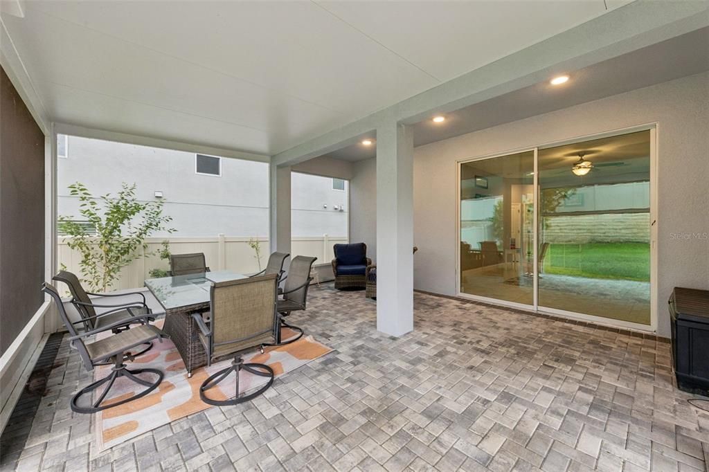 En Venta: $575,000 (5 camas, 3 baños, 3273 Pies cuadrados)